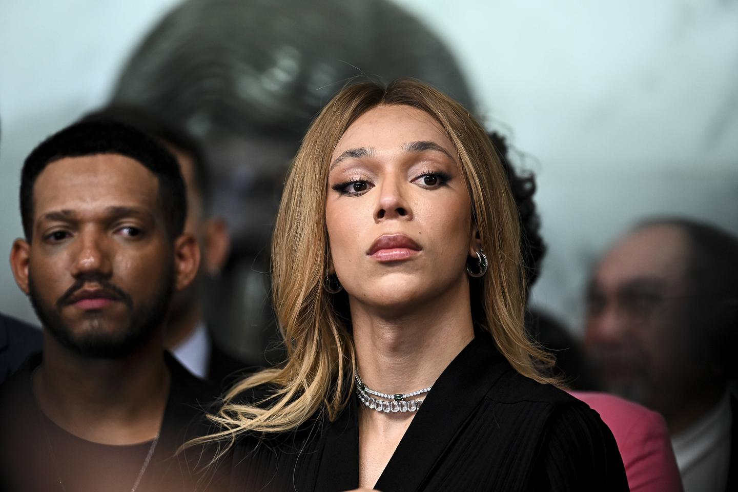 En Brasil, la elección de una diputada transgénero al frente de una comisión parlamentaria que defiende los derechos de las mujeres suscita polémica