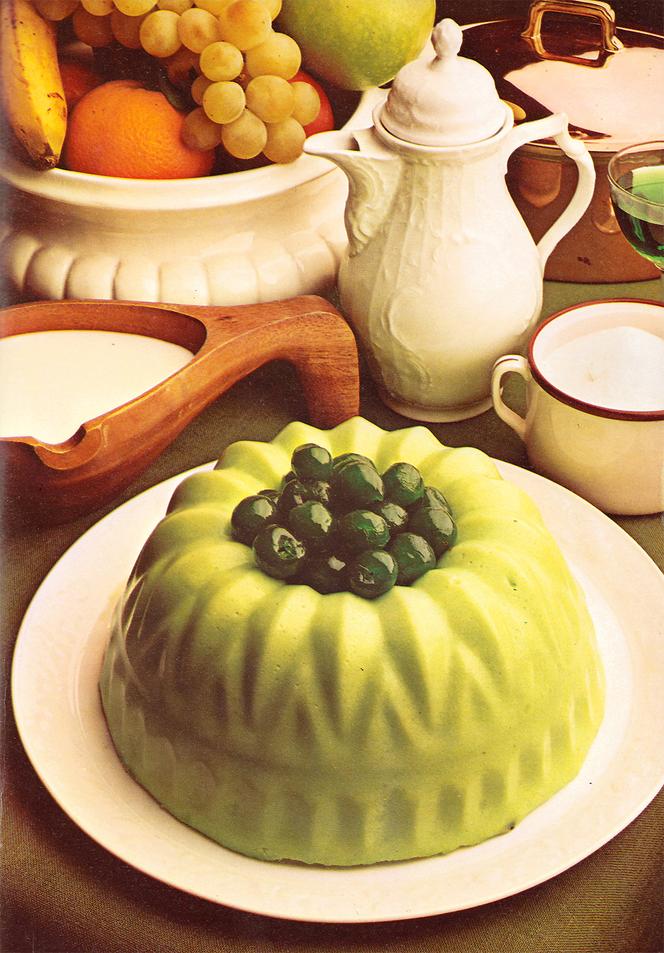 Foto de “budino alla menta” (sobremesa de menta) publicada na revista “La Buona Cucina” em 1976.