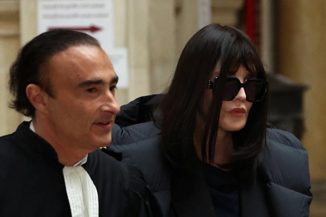 Isabelle Adjani e seu advogado David Lepidi no Tribunal de Apelação de Paris, 1º de abril de 2026.