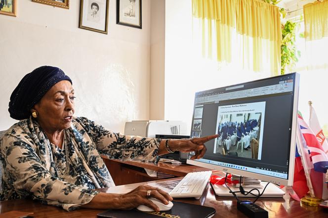 Edna Adan muestra la primera clase de parteras que formó, en Hargeisa (Somalilandia), el 7 de marzo de 2026.