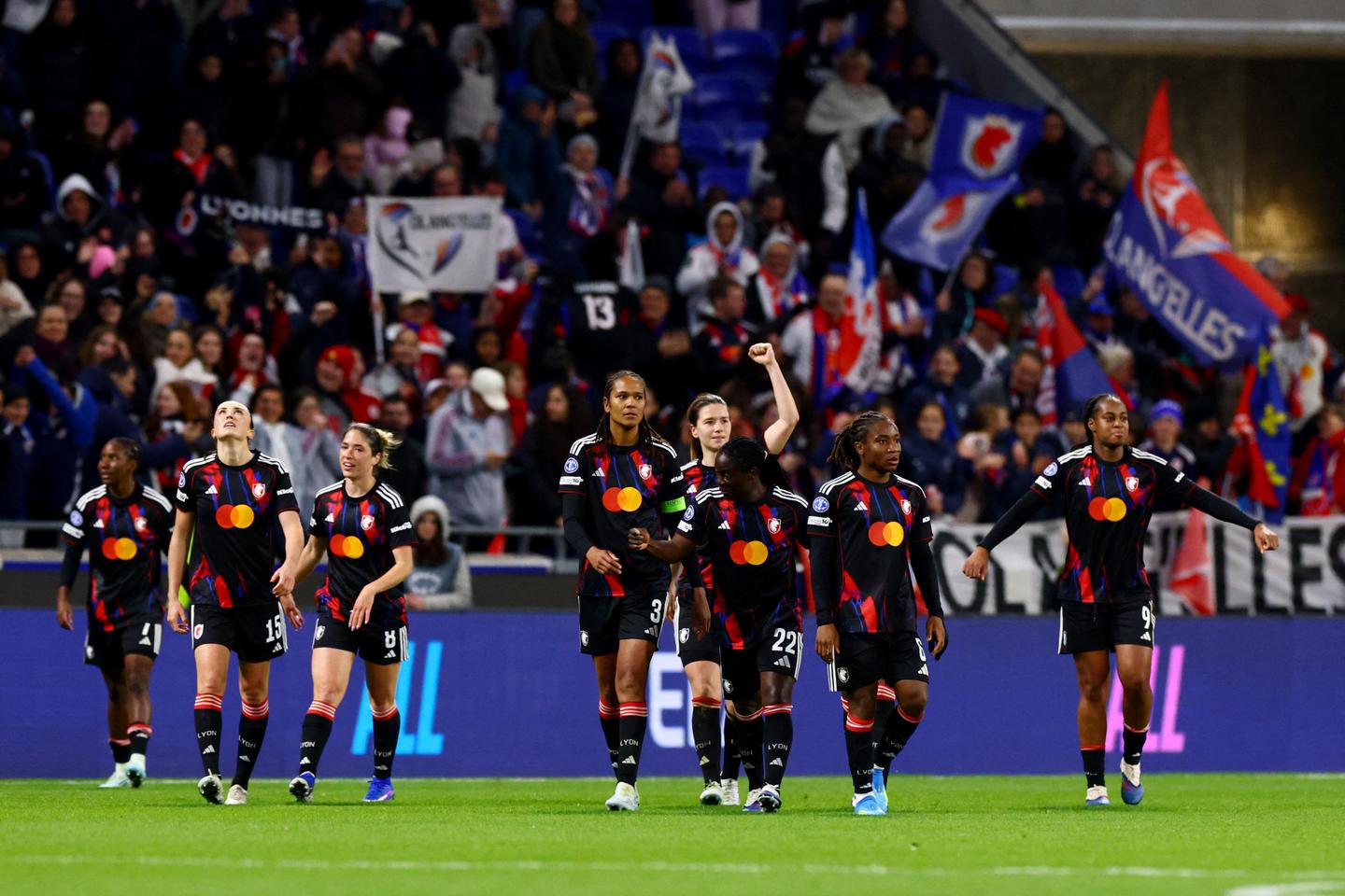 L’OL Lyonnes, figure de proue d’un football féminin français encore marqué par une « précarité structurelle »