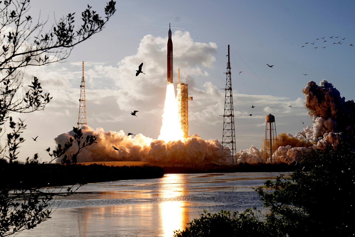 La mission Artemis-2 a décollé avec quatre astronautes en direction de la Lune