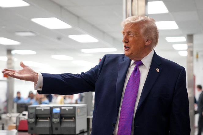 O presidente dos EUA, Donald Trump, durante visita à empresa farmacêutica e de biotecnologia Thermo Fisher Scientific em Reading (Ohio, Estados Unidos), 11 de março de 2026.