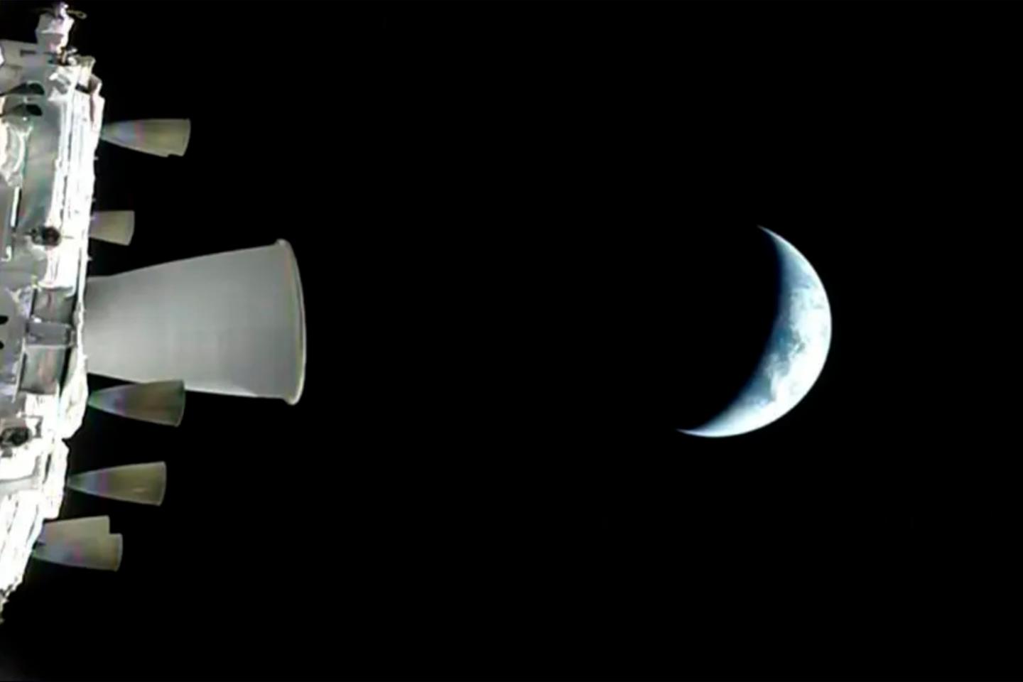 Artemis-2 met le cap vers la Lune après une journée test en orbite terrestre