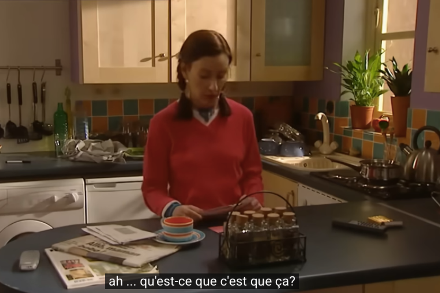 Lors d’un épisode psychotique, elle voit en couleur les mots que les autres prononcent