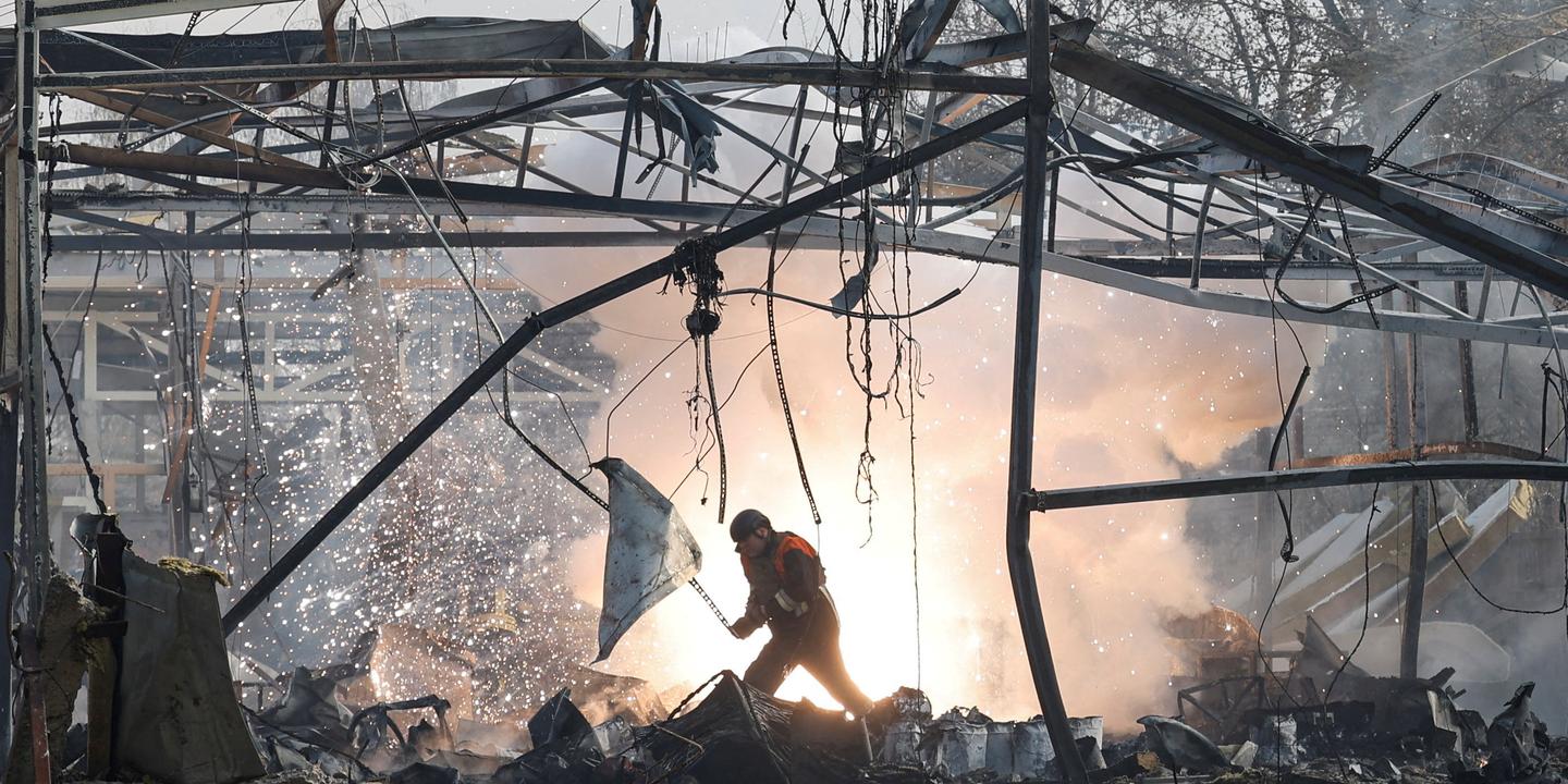 EN DIRECT, guerre en Ukraine : au moins deux morts et des dizaines de blessés à la suite de frappes russes dans les oblasts de Kherson, Tchernihiv et Donetsk