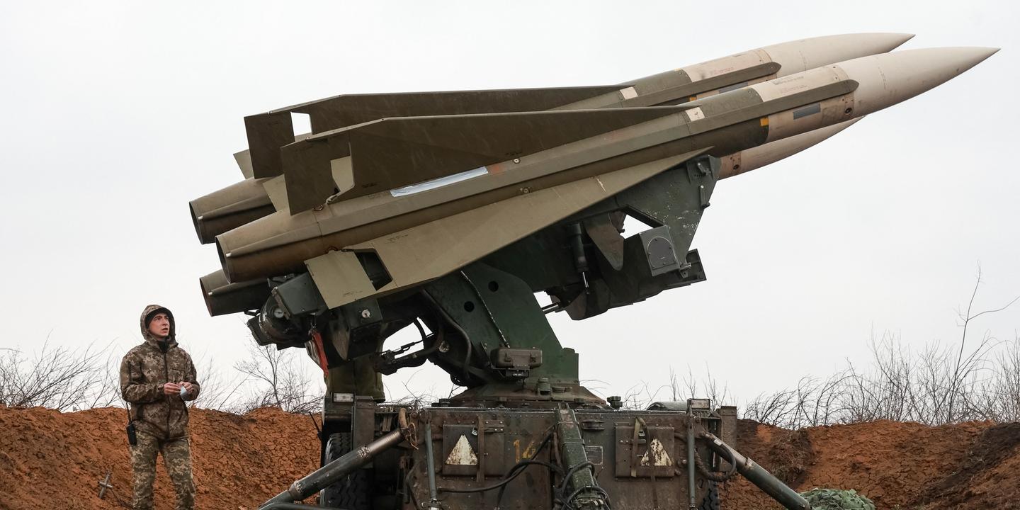 EN DIRECT, guerre en Ukraine : Volodymyr Zelensky estime qu’il n’y a aucun signal que les Etats-Unis suspendent leurs livraisons d’armes à l’Ukraine