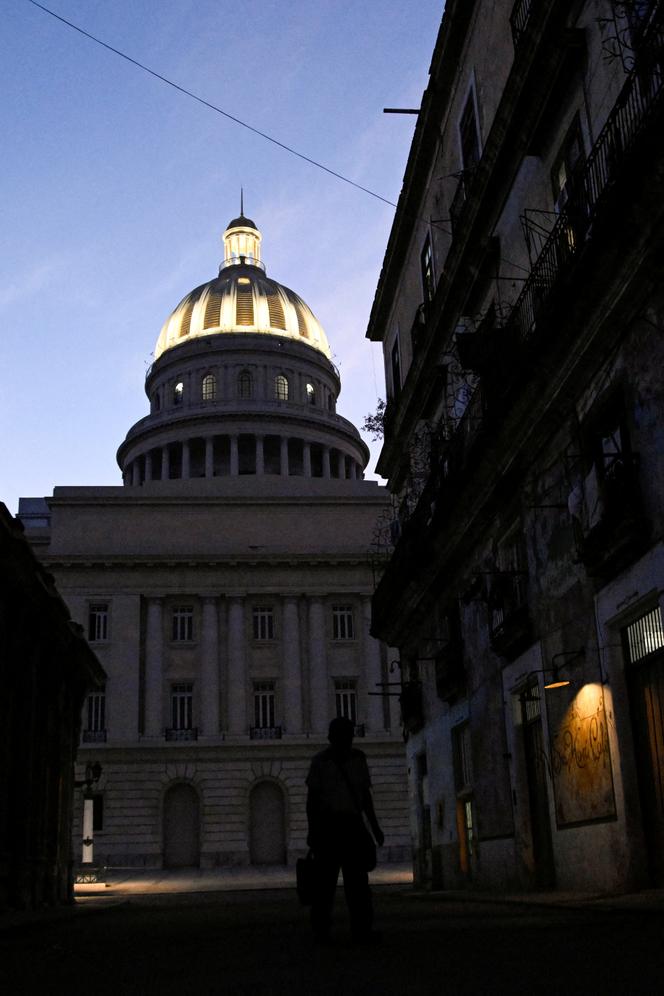 Capitólio Nacional, onde fica o governo, em Havana, Cuba, 13 de abril de 2026.