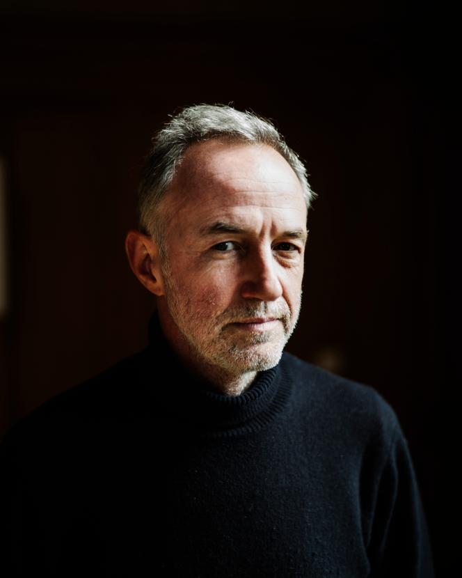 Emmanuel Grgoire dans son bureau lHtel de ville de Paris, le jeudi 2 avril 2026.