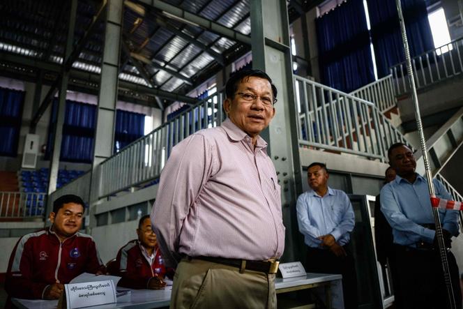 O chefe da junta birmanesa, Min Aung Hlaing, numa assembleia de voto em Mandalay, Birmânia, 25 de janeiro de 2026. 