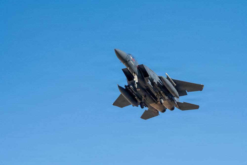 US searches for crew after F-15 crashes in southern Iran
