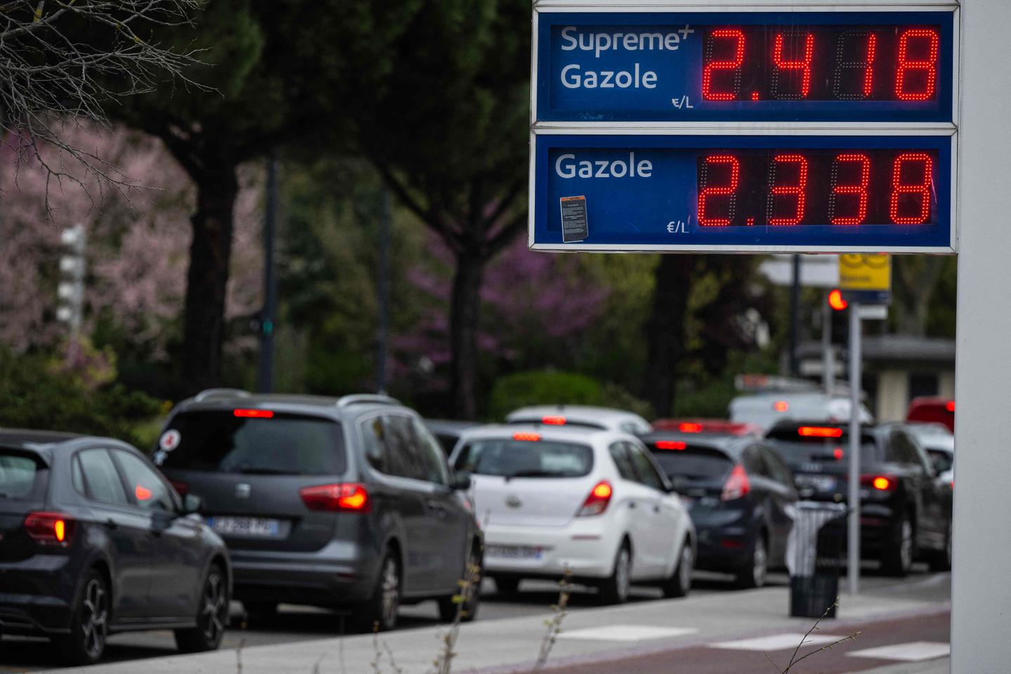 Hausse des prix des carburants : le gouvernement lance un « prêt flash » à 3,80 % pour soutenir la trésorerie des TPE et PME
