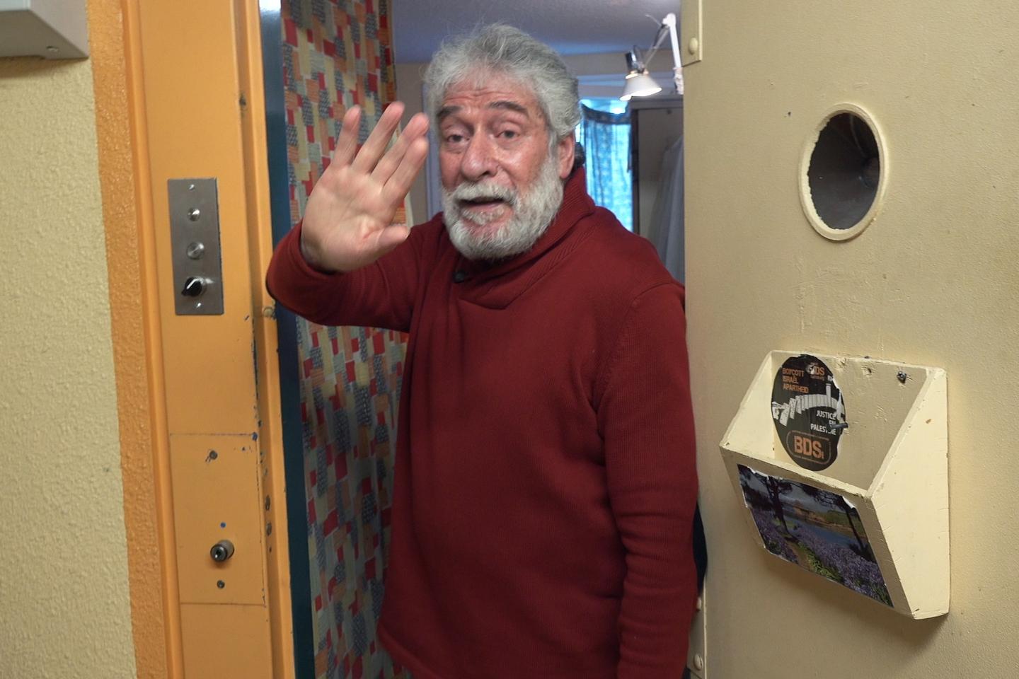 « L’Affaire Abdallah » : Pierre Carles se fait l’avocat de l’ex plus vieux prisonnier politique français