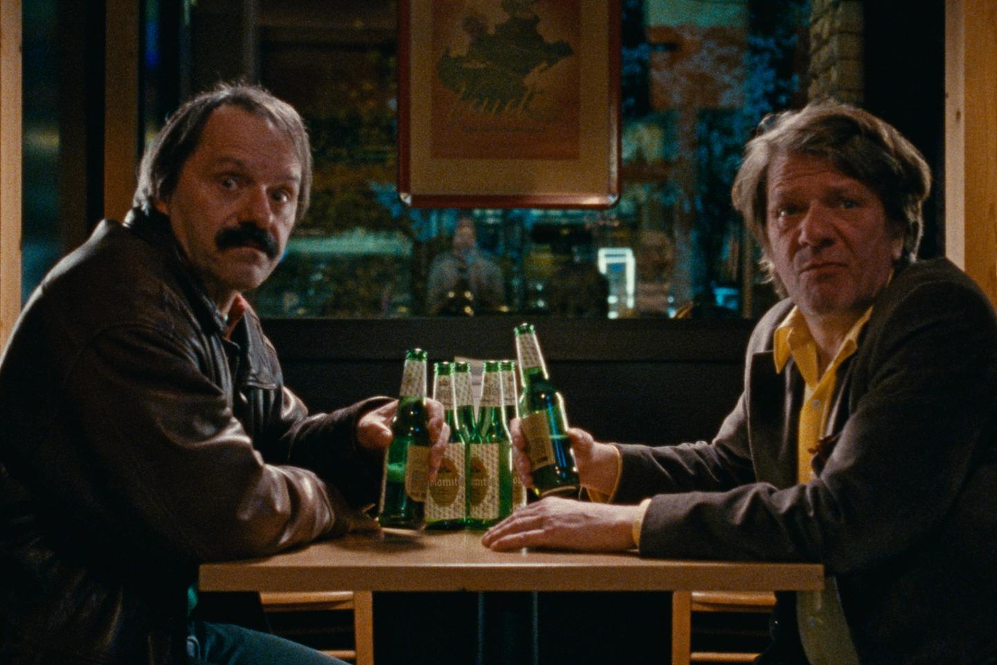 « Le Dernier pour la route », une nuit d’ivresse dans les décombres de l’Italie imaginée par le cinéaste Francesco Sossai