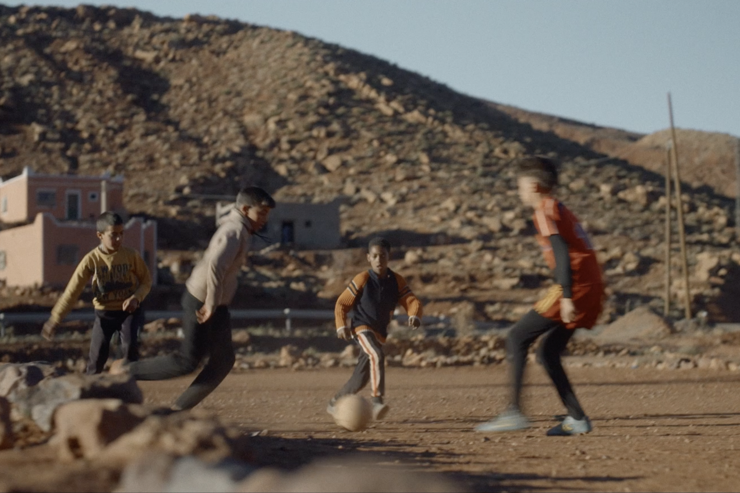 « Je t’aime moi non plus. France-Maroc », sur France 5 : entre deux pays, une histoire de couple qui touche juste