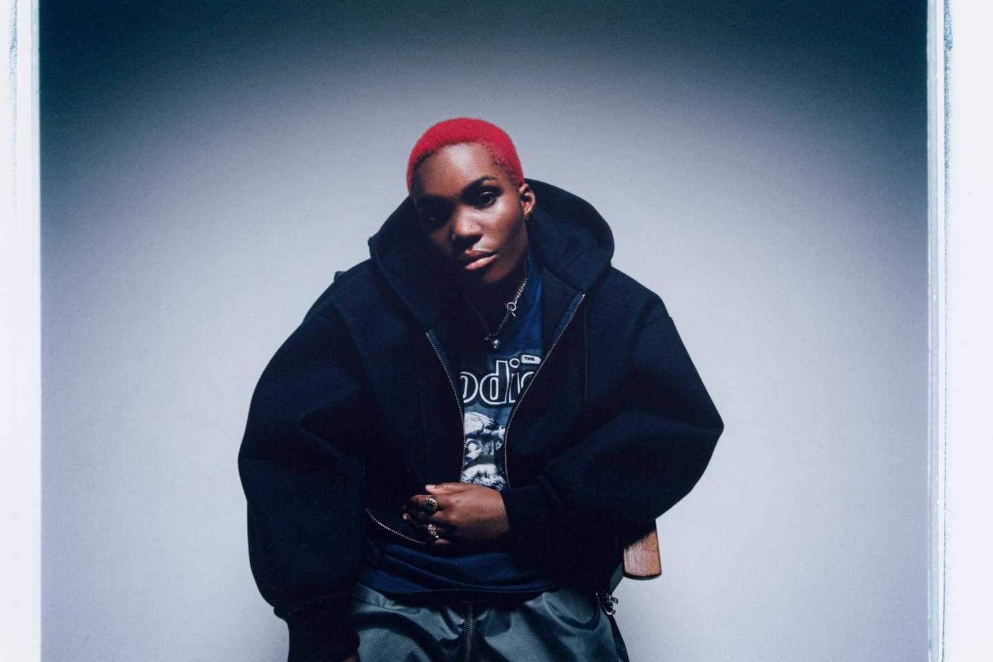 Avec « Ambiguous Desire », la chanteuse Arlo Parks réinvente son univers musical au fil des nuits américaines