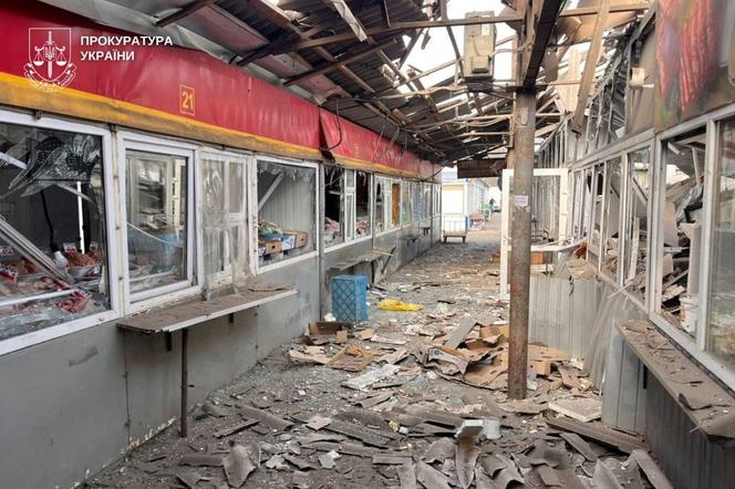 A street market hit by a Russian drone strike, amid Russia's attack on Ukraine, in Nikopol, Ukraine, April 4, 2026.