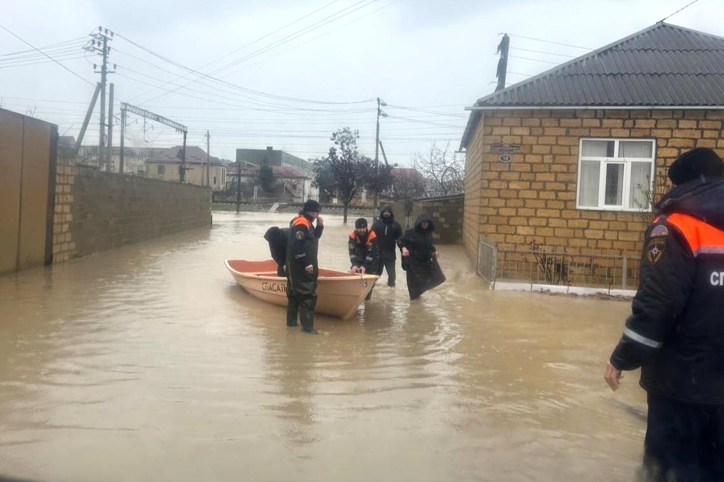 Russie : cinq morts et des milliers d’évacuations lors d’inondations provoquées par de fortes pluies
