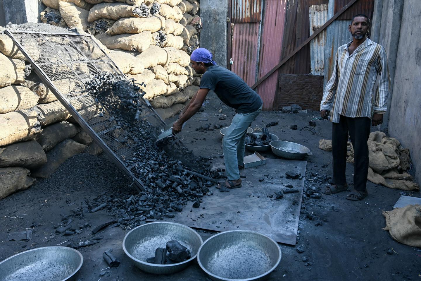 Avec la guerre au Moyen-Orient, le retour en grâce du charbon