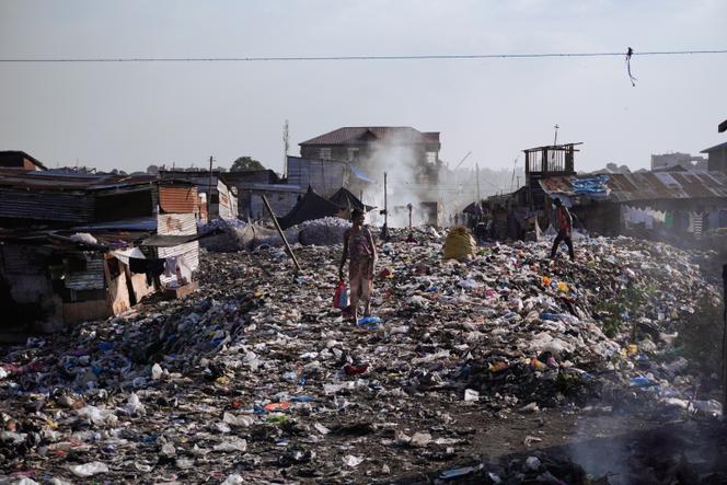 Dans le quartier de Mama Nzénzé de la commune de Limete, à Kinshasa (RDC), le 27 mars 2026.