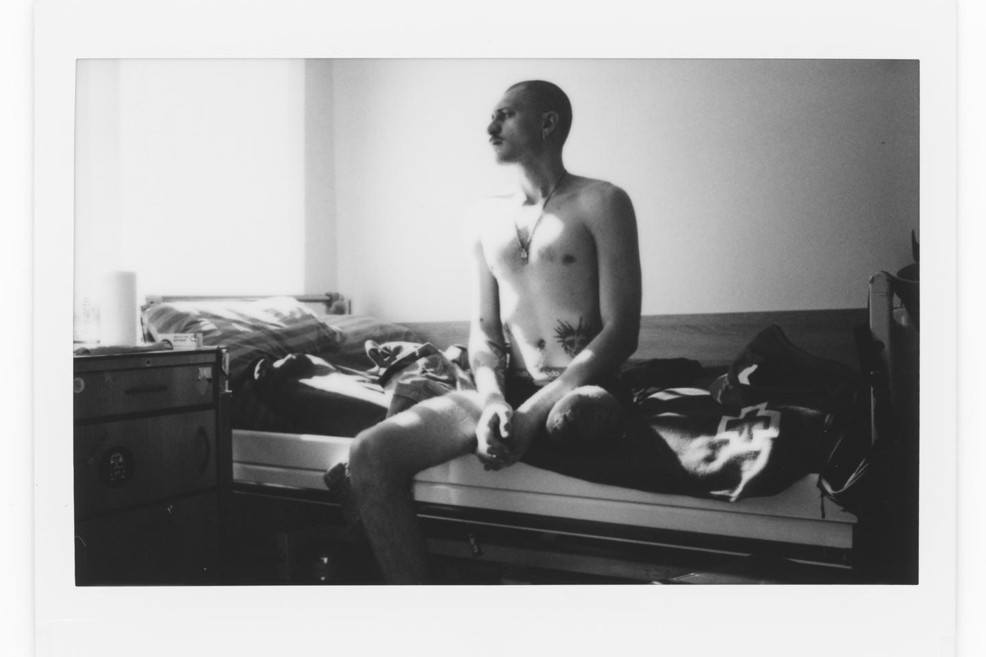 « Je suis toujours le même à l’intérieur, mais j’ai changé à l’extérieur » : la reconstruction de George Ivanchenko, photographe amputé en Ukraine