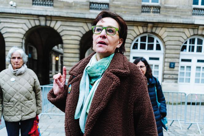 Danièle Klein, que perdeu seu irmão Jean-Pierre Klein no ataque UTA DC-10 em 1989, em Paris, 16 de março de 2026.