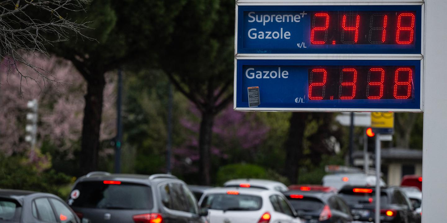 Carburants : pourquoi la baisse des prix à la pompe est si lente après une hausse rapide ?