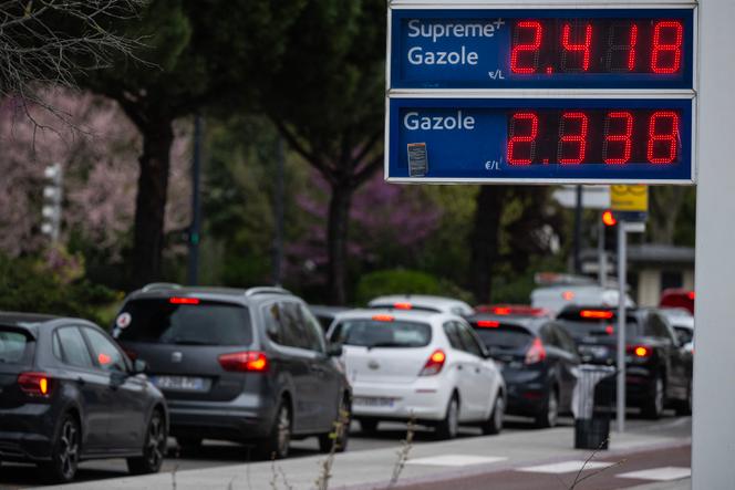 Num posto de gasolina em Toulouse, 3 de abril de 2026.