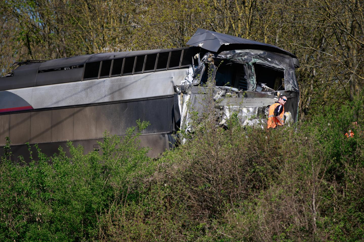 VIDEO Accident entre un TGV et un poids lourd dans le Pas-de-Calais : les images et témoignages à Bully-les-Mines