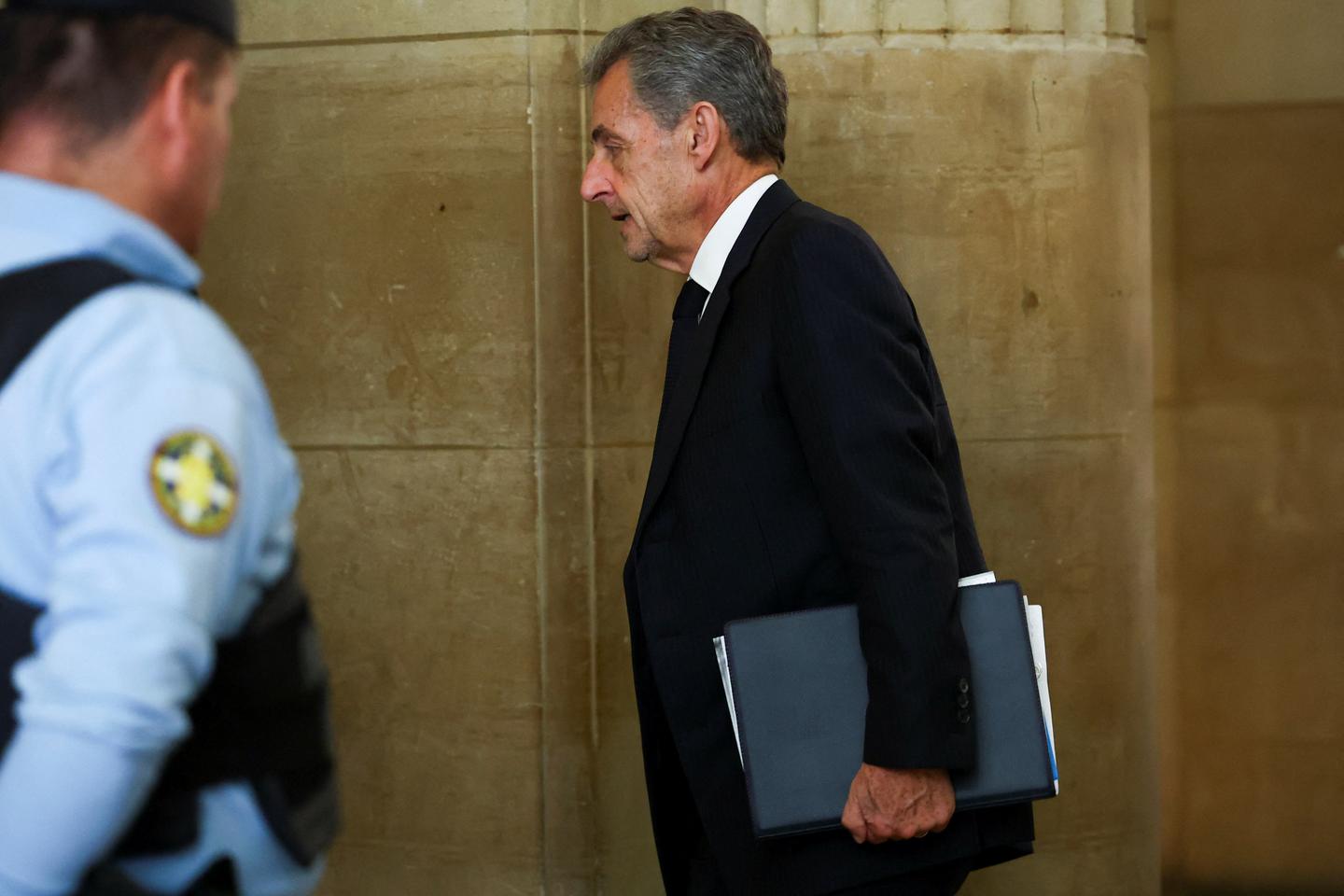 Affaire du financement libyen : Nicolas Sarkozy estime que Claude Guéant et Brice Hortefeux ont commis une « erreur » lors de leurs voyages à Tripoli