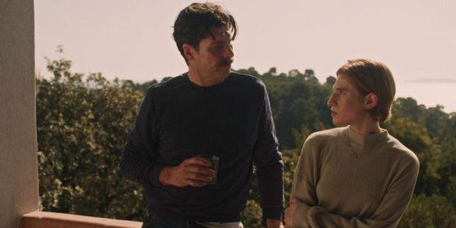 Dans « Affection affection », Agathe Bonitzer incarne une employée municipale qui enquête au sein d’un petit monde en pleine confusion