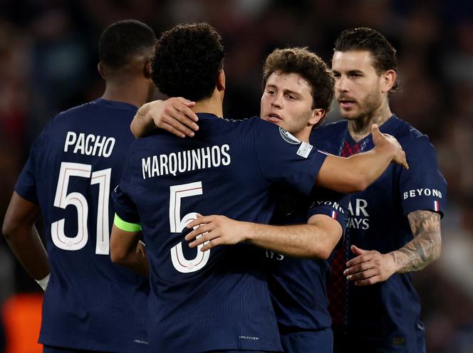 Jogadores do Paris Saint-Germain durante a primeira mão das quartas de final da Liga dos Campeões contra o Liverpool, no Parc des Princes, em 8 de abril de 2026.