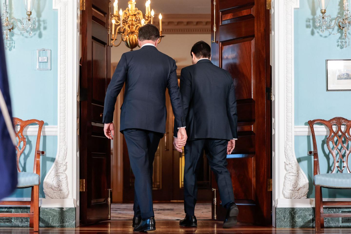 Après sa rencontre avec Mark Rutte, Donald Trump réitère ses critiques contre l’OTAN