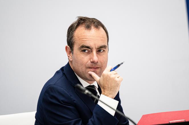 O primeiro-ministro Sébastien Lecornu durante reunião do Conselho de Defesa e Segurança Nacional no Eliseu, em Paris, 8 de abril de 2026.