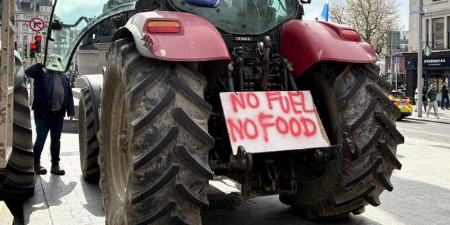 En Irlande, le gouvernement a cédé après des blocages massifs contre la hausse des prix du carburant