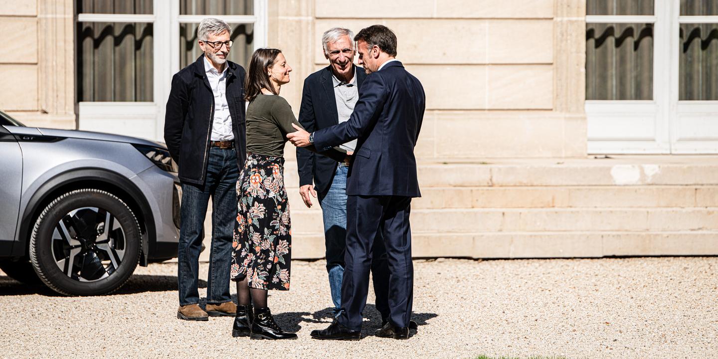 Cécile Kohler et Jacques Paris, otages en Iran pendant quatre ans, reçus à l'Élysée
