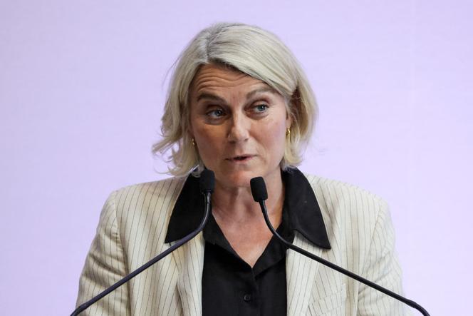 A Ministra da Saúde, Stéphanie Rist, em Paris, 9 de abril de 2026. 