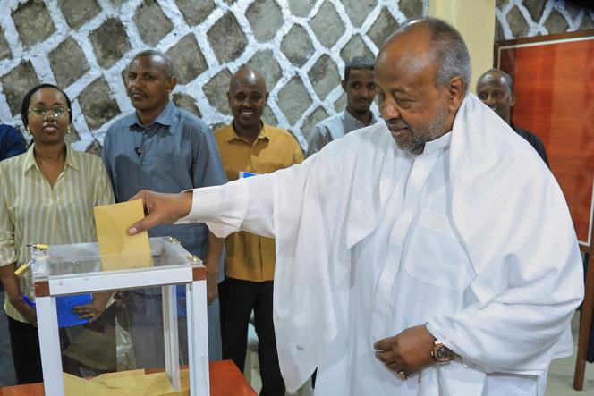 Djibouti's incumbent President Ismail Omar Guelleh casts his vote at the City Hall polling station during the presidential election in Mouloud, Djibouti, on Friday, April 10, 2026. 