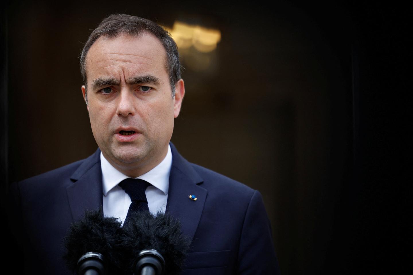 Travail le 1ᵉʳ-Mai : Sébastien Lecornu renonce à la commission mixte paritaire ; LR dénonce une « capitulation » de l’exécutif