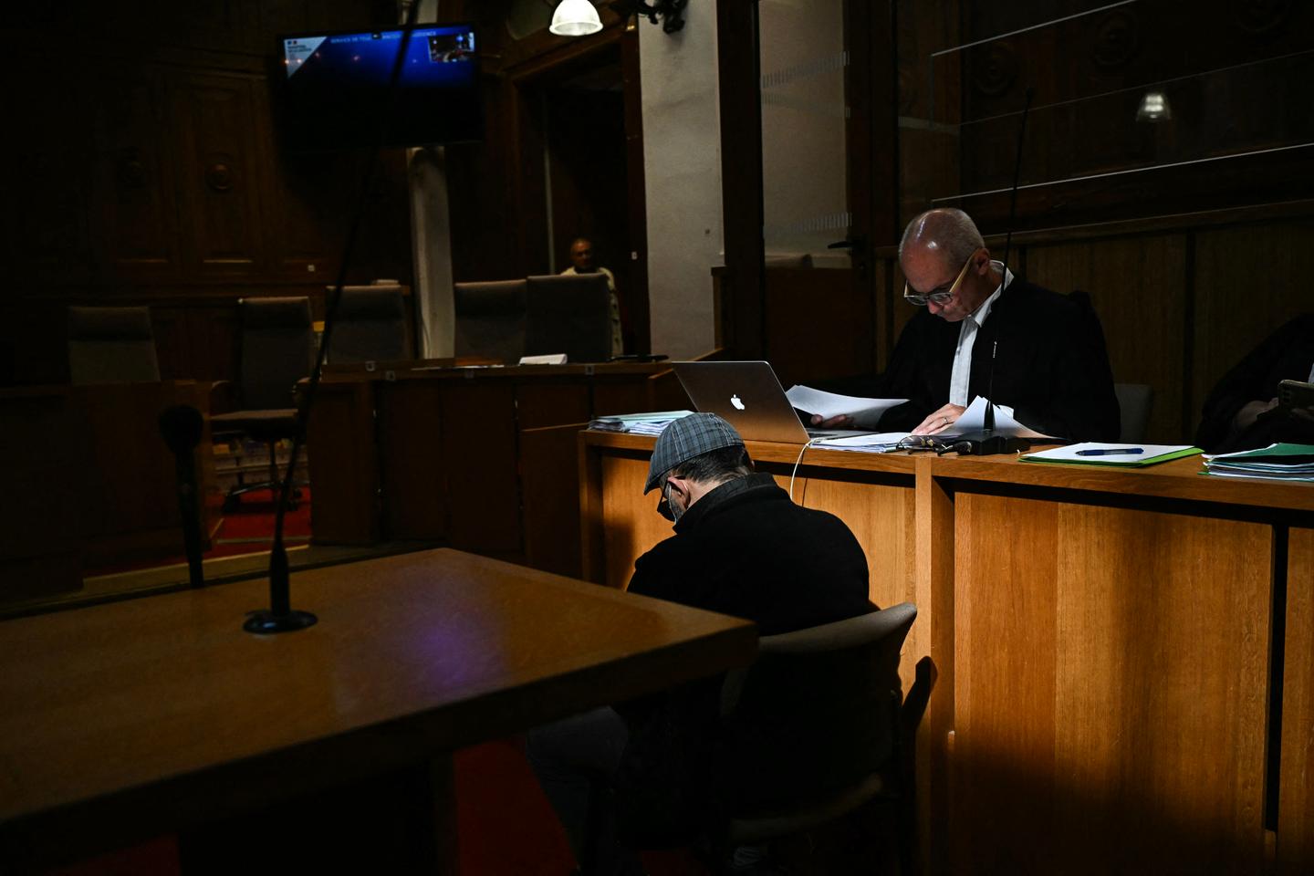 Le procès, étape perfectible mais indispensable pour les victimes de viol : « J’aimerais que ce soit lui qui n’arrive plus à se regarder en face »