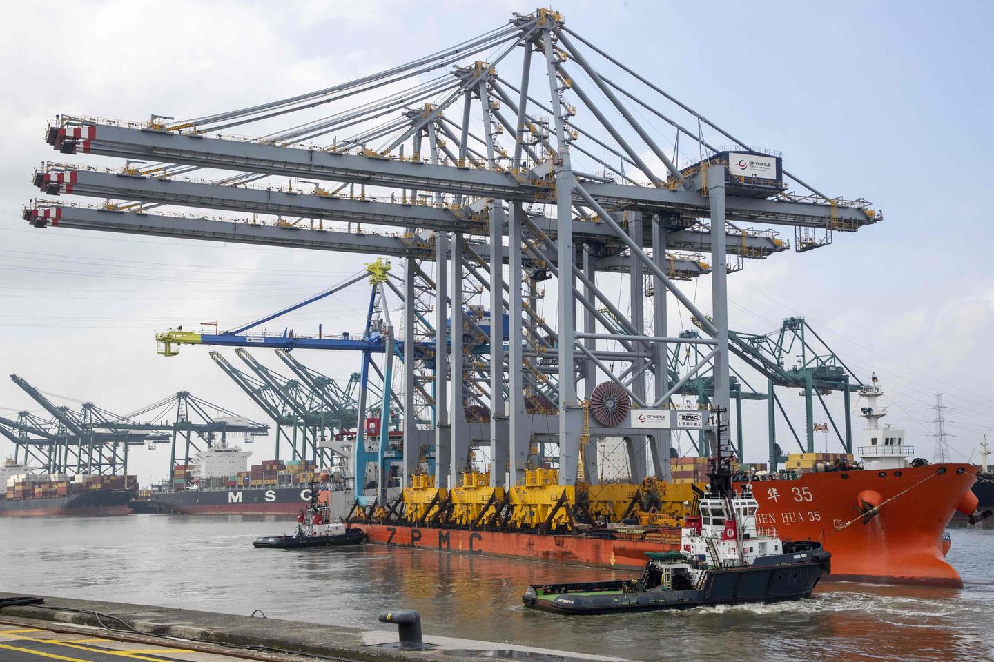 Le port d’Anvers, fermé après une fuite de pétrole, espère une reprise de ses activités « dans vingt-quatre heures »