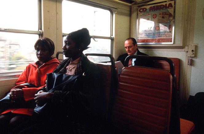Jacques Chirac, então prefeito de Paris, em um trem suburbano, em Jouy-en-Josas (Yvelines), 10 de novembro de 1994.