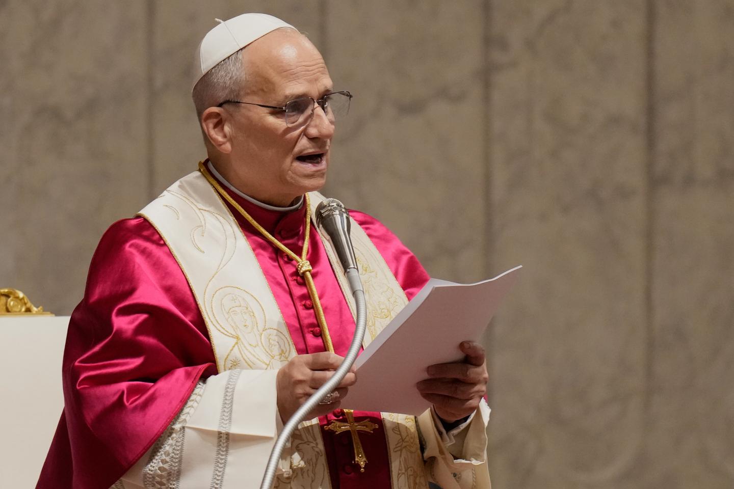 'Enough of war!': Pope Leo XIV publicly opposes Trump, who fiercely criticizes him in return