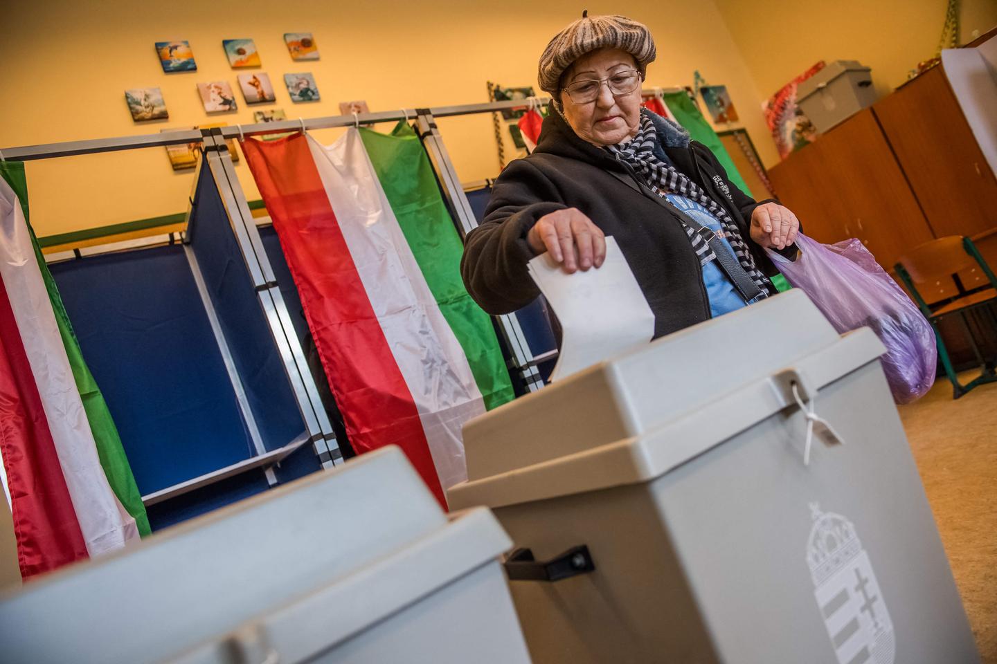 La Hongrie suspendue au dépouillement des élections législatives, après une journée de vote marquée par une participation historique