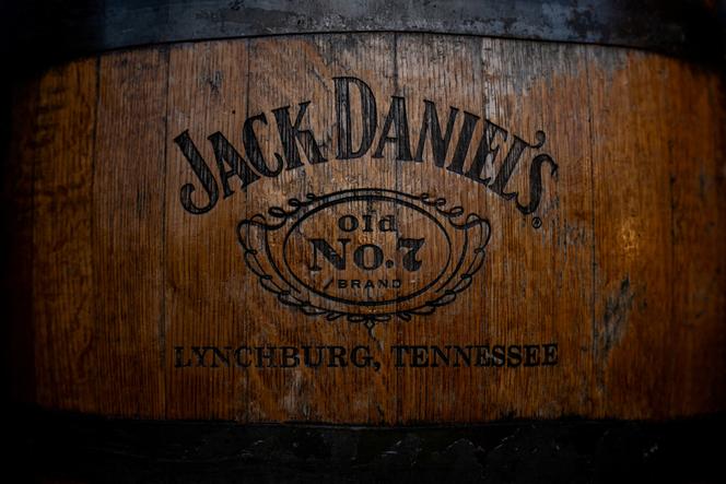 Um barril de Jack Daniel's na destilaria da empresa em Lynchburg, Tennessee (Estados Unidos), 3 de fevereiro de 2025.