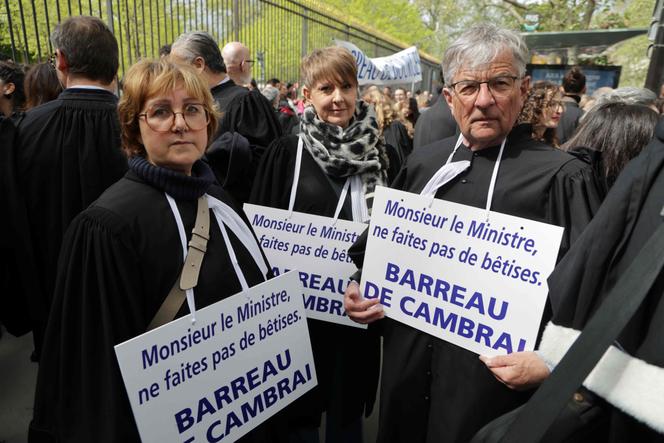 Em Paris, 13 de abril de 2026.