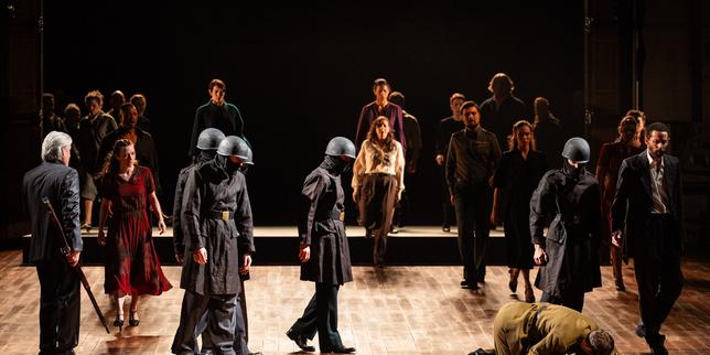 Prégénérale de «&nbsp;Satyagraha&nbsp;», de Philip Glass, mis en scène par Bobbi Jene Smith et Or Schraiber, à l’Opéra Garnier, à Paris, le 4&nbsp;avril&nbsp;2026.