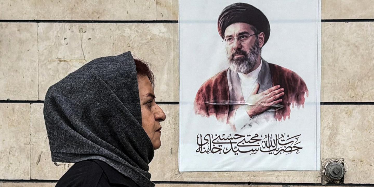 EN DIRECT, guerre au Moyen-Orient : le Guide suprême iranien menace les Etats-unis et Israël ; des bateaux iraniens ouvrent le feu sur un pétrolier dans le détroit d’Ormuz