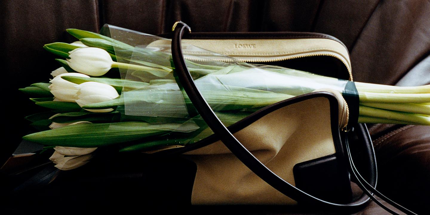 Le sac à main s'ouvre en grand pour la saison, une tendance mode libératrice