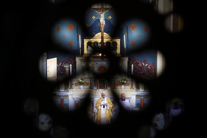 Papa Leão XIV celebra missa na Basílica de Santo Agostinho em Annaba, Argélia, em 14 de abril de 2026.